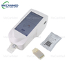 MECANMED portable electrolyte analyzer thiab nws cov ntawv xeem tso rau ntawm qhov chaw dawb.